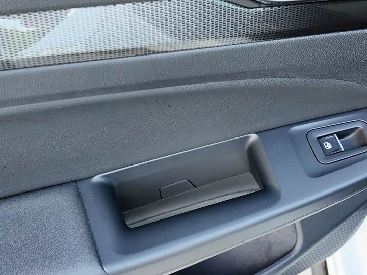 Фото 14 - Volkswagen Golf