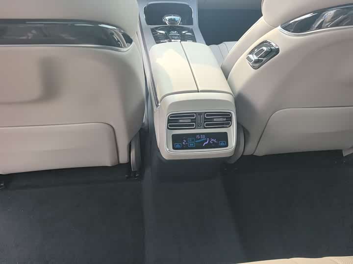 Фото 11 - BYD Han