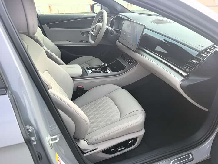 Фото 13 - BYD Han