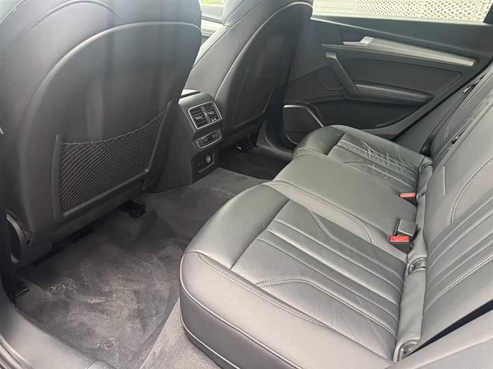 Фото 12 - Audi Q5L