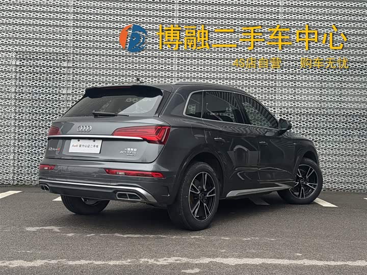 Фото 2 - Audi Q5L