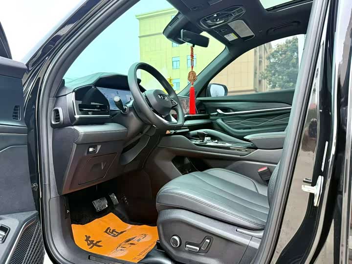 Фото 3 - Geely Monjaro