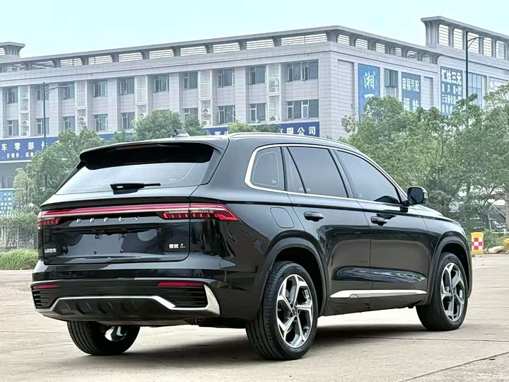 Фото 6 - Geely Monjaro