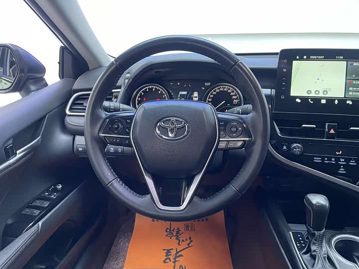 Фото 11 - Toyota Camry