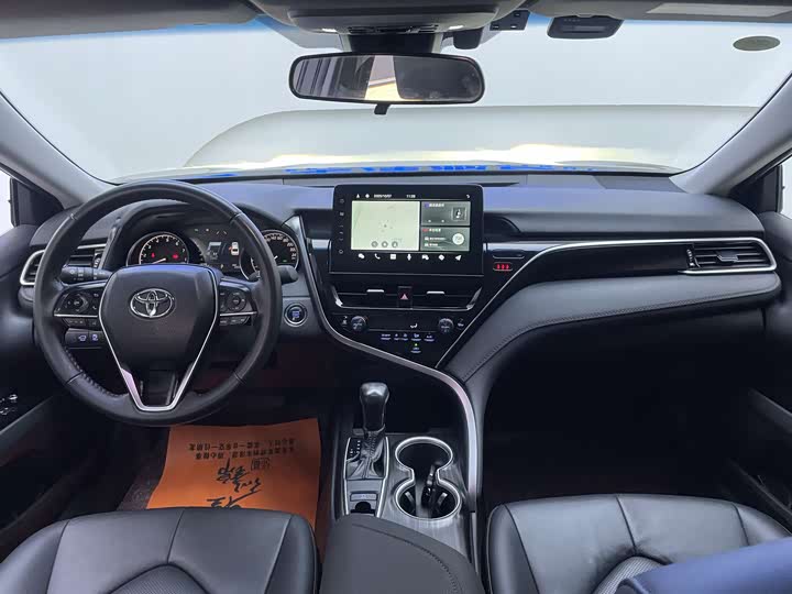 Фото 9 - Toyota Camry