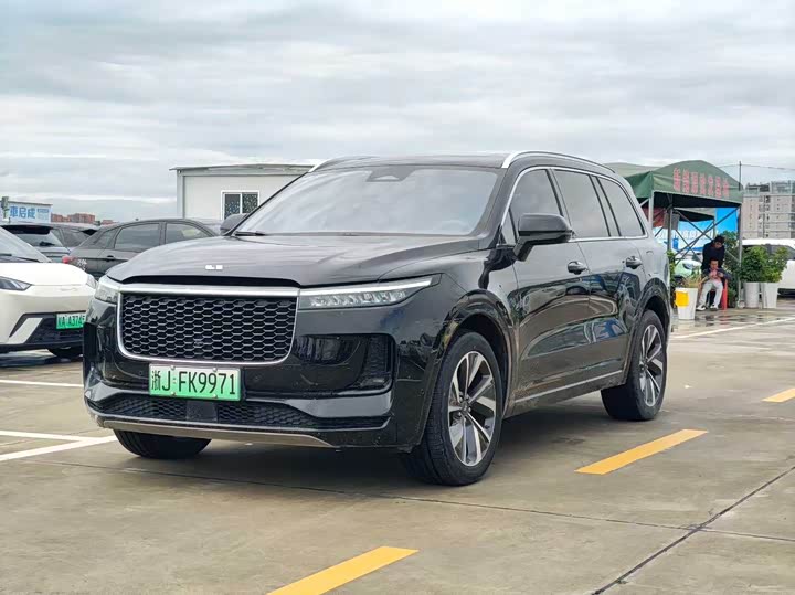 Фото 1 - LiXiang One