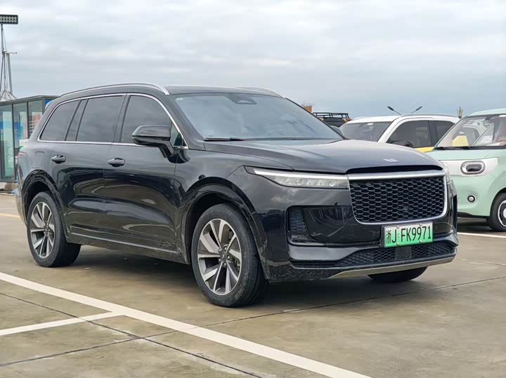 Фото 3 - LiXiang One