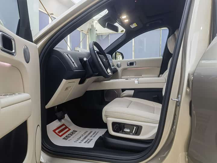 Фото 11 - LiXiang L9