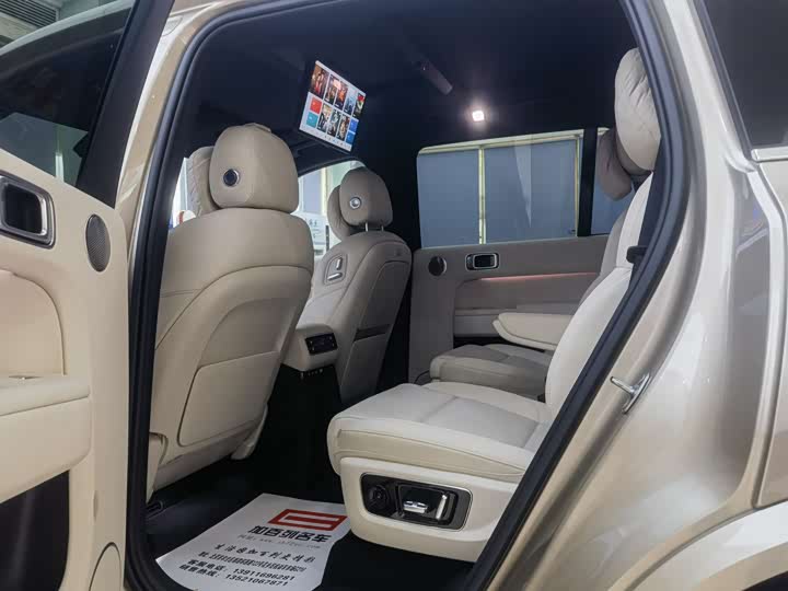 Фото 12 - LiXiang L9