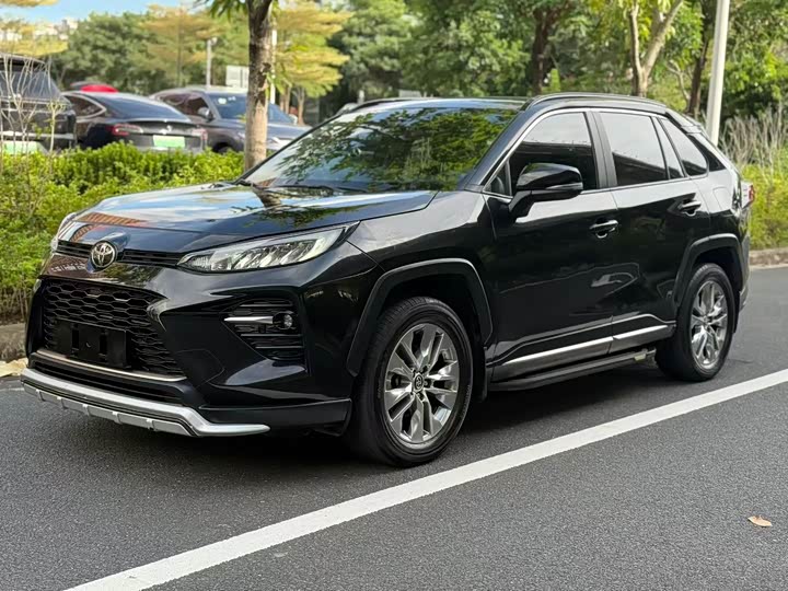 Фото 1 - Toyota Wildlander