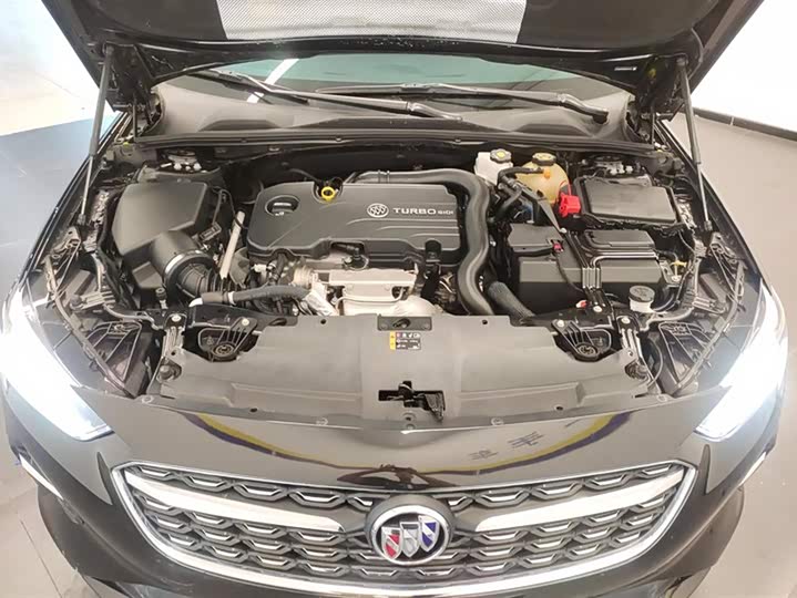 Фото 10 - Buick Regal