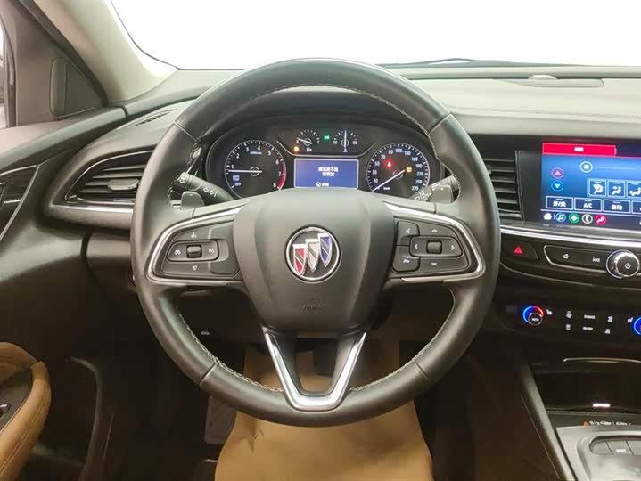 Фото 15 - Buick Regal