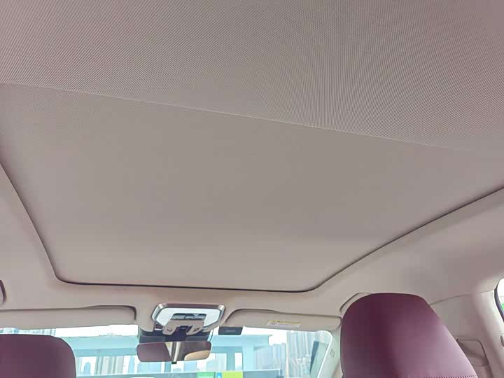 Фото 10 - Hongqi H5