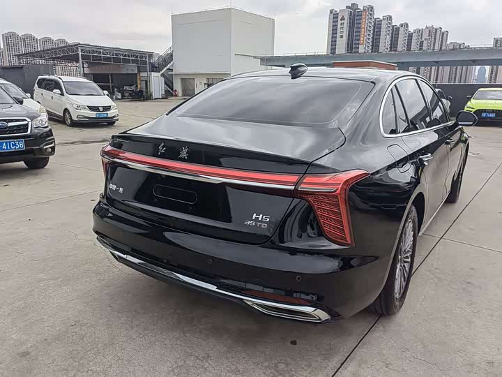 Фото 13 - Hongqi H5