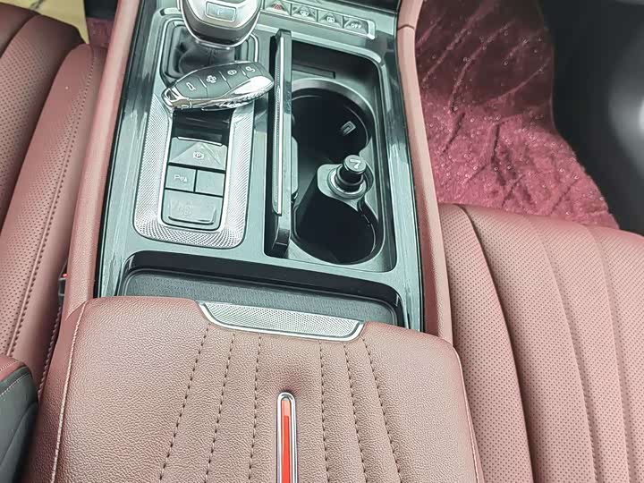 Фото 9 - Hongqi H5