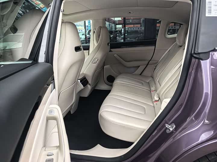 Фото 14 - Luxeed R7