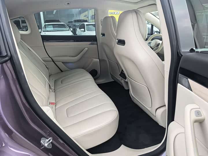 Фото 17 - Luxeed R7