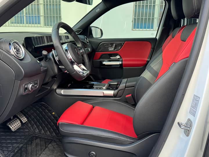 Фото 3 - Mercedes-Benz GLB-Class AMG