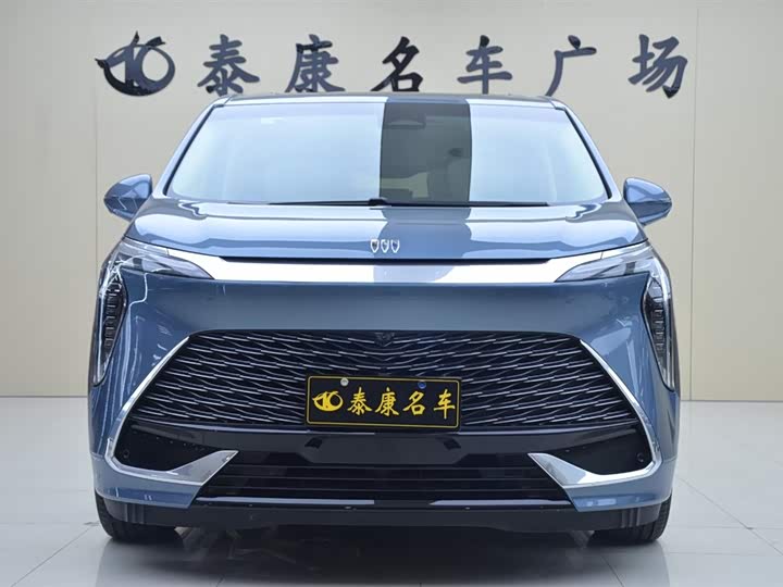 Фото 2 - Buick GL8 Century