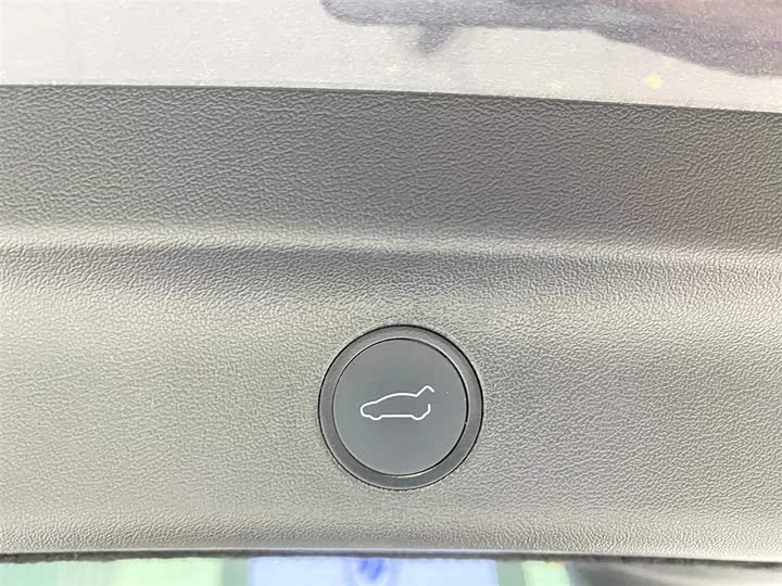 Фото 18 - Tesla Model Y