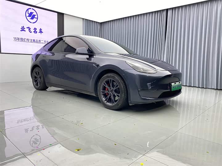 Фото 3 - Tesla Model Y