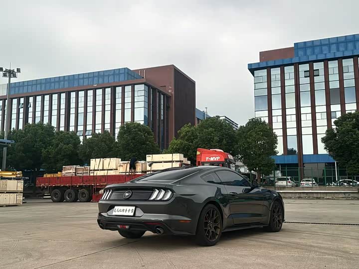 Фото 7 - Ford Mustang