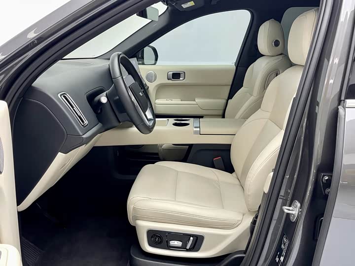 Фото 12 - LiXiang L9