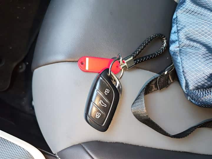 Фото 9 - Roewe Clever