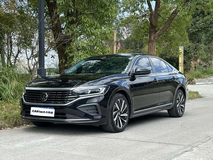 Фото 1 - Volkswagen Passat