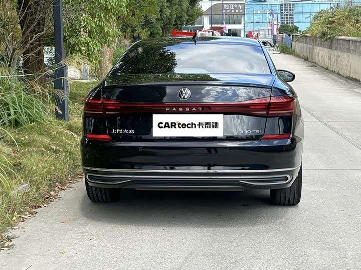 Фото 13 - Volkswagen Passat