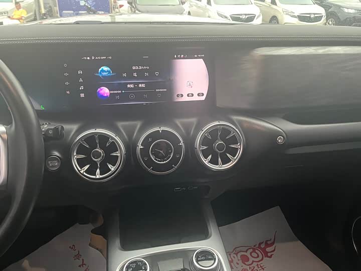 Фото 10 - Tank 300