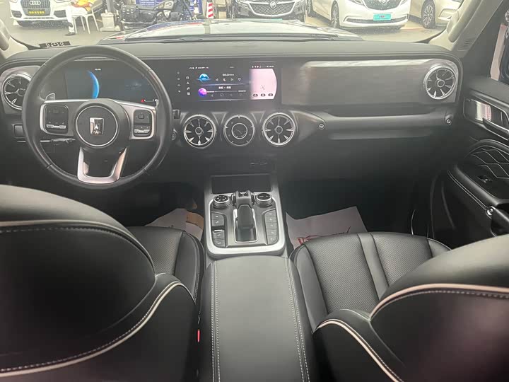 Фото 12 - Tank 300