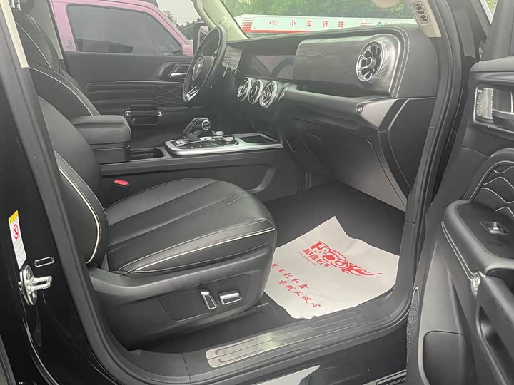 Фото 14 - Tank 300