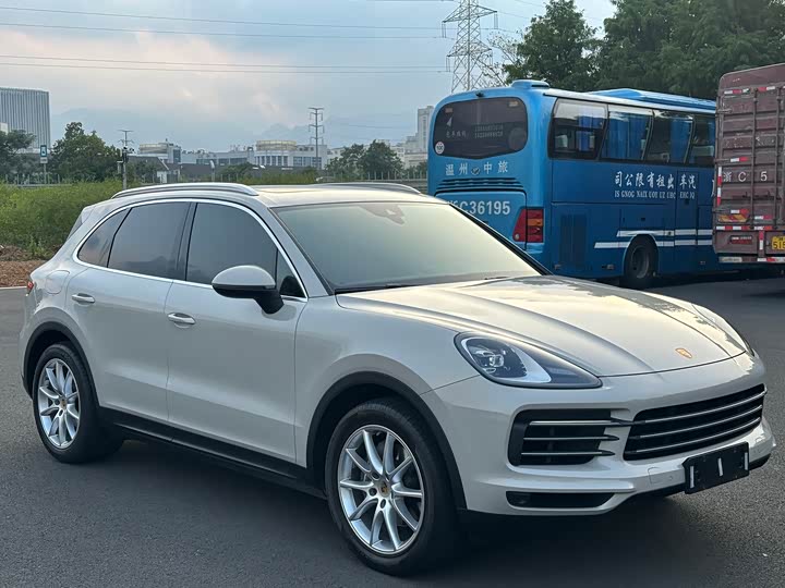 Фото 3 - Porsche Cayenne