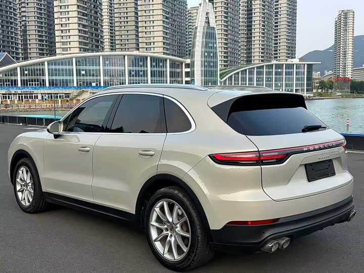 Фото 7 - Porsche Cayenne