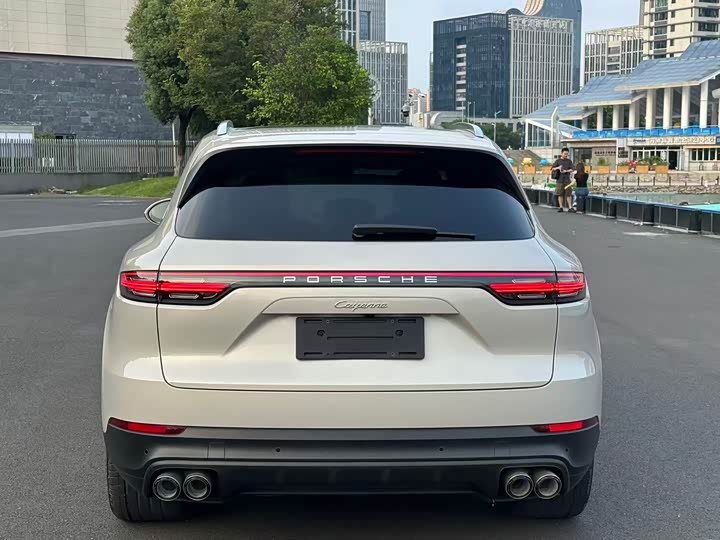 Фото 8 - Porsche Cayenne