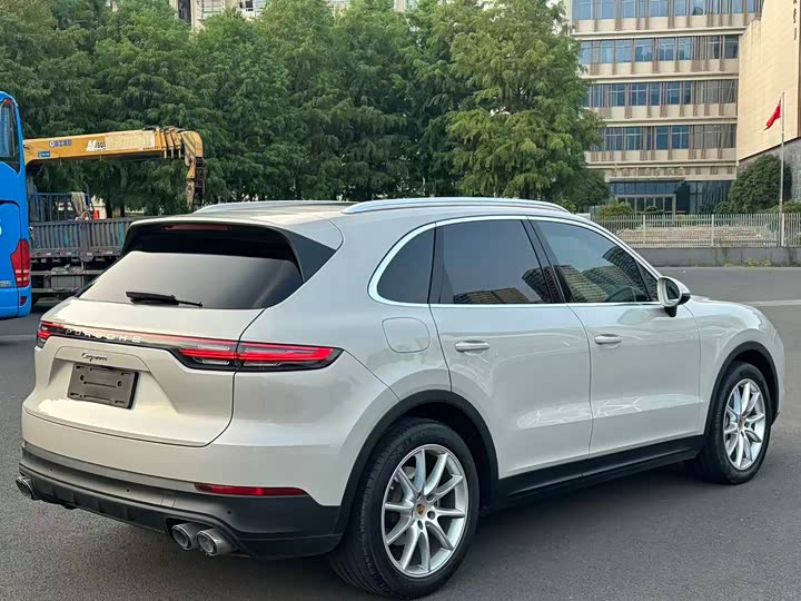 Фото 9 - Porsche Cayenne