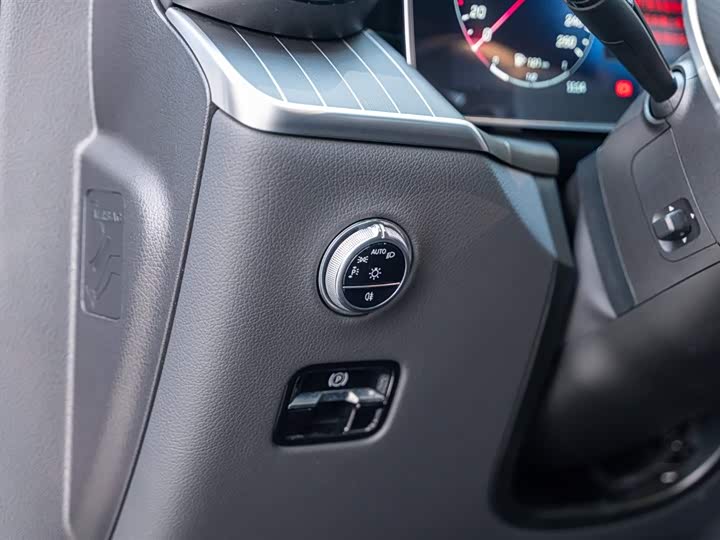 Фото 18 - Mercedes-Benz GLC-Class