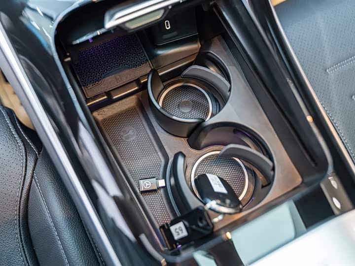 Фото 22 - Mercedes-Benz GLC-Class