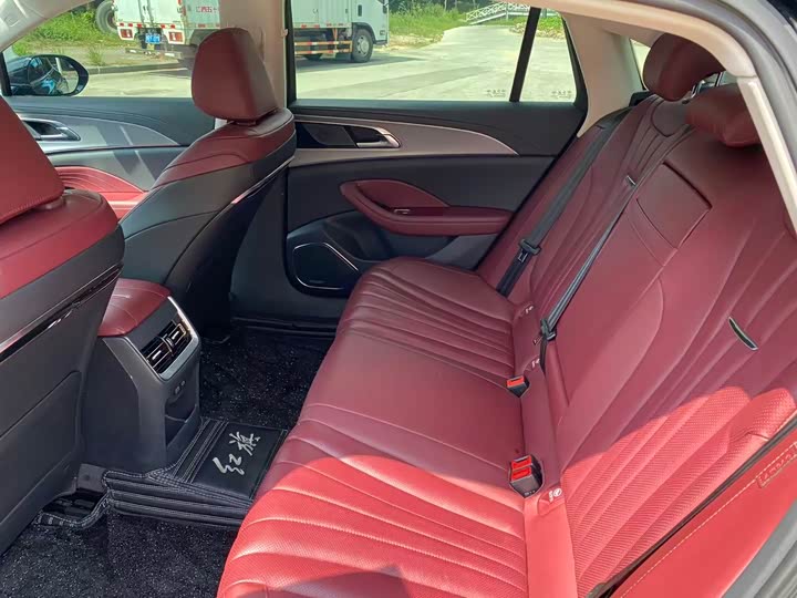 Фото 5 - Hongqi H5