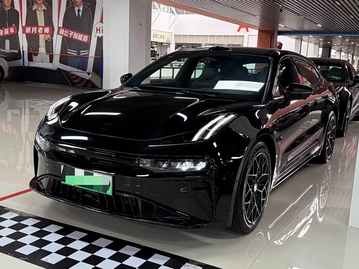 Фото 1 - Zeekr 001