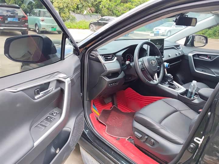 Фото 14 - Toyota Wildlander