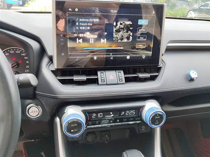 Фото 6 - Toyota Wildlander