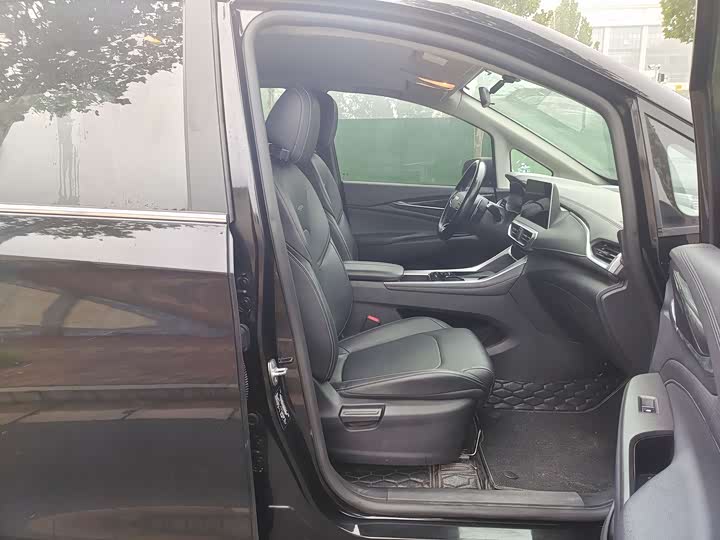 Фото 12 - Maxus G50