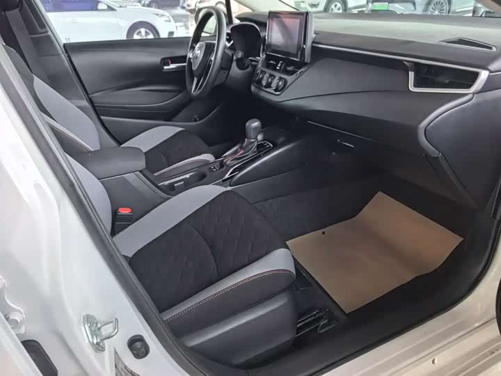 Фото 11 - Toyota Corolla