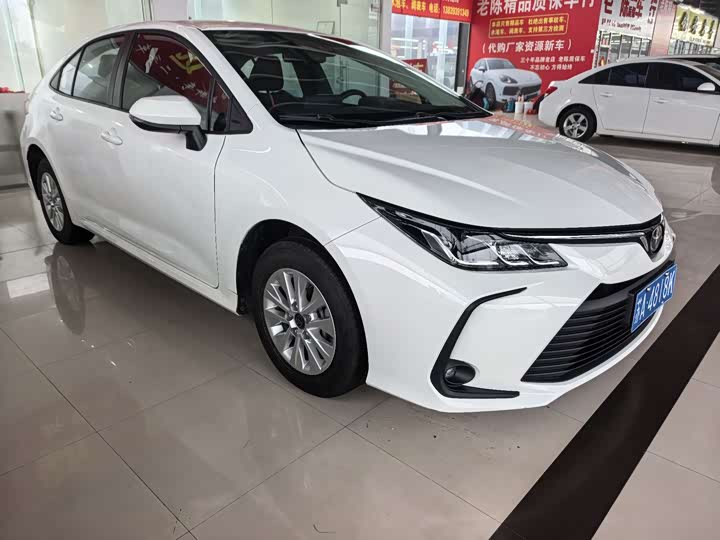 Фото 3 - Toyota Corolla