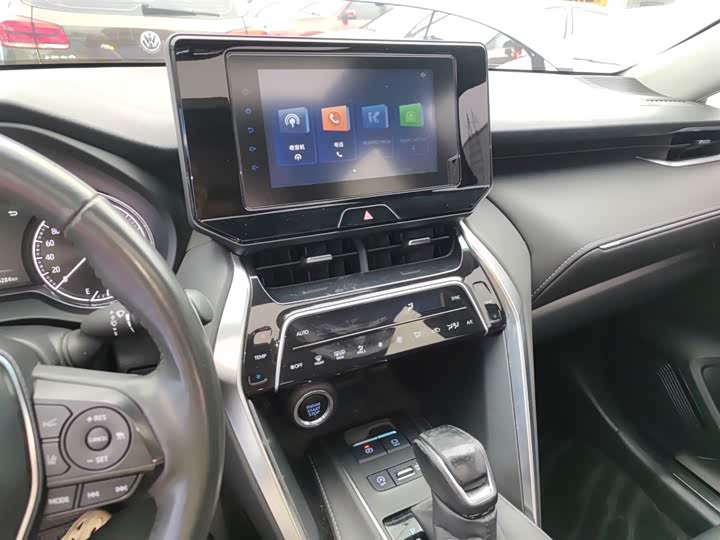 Фото 13 - Toyota Harrier