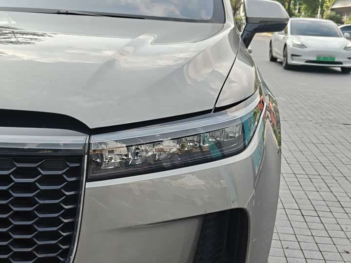 Фото 9 - LiXiang One