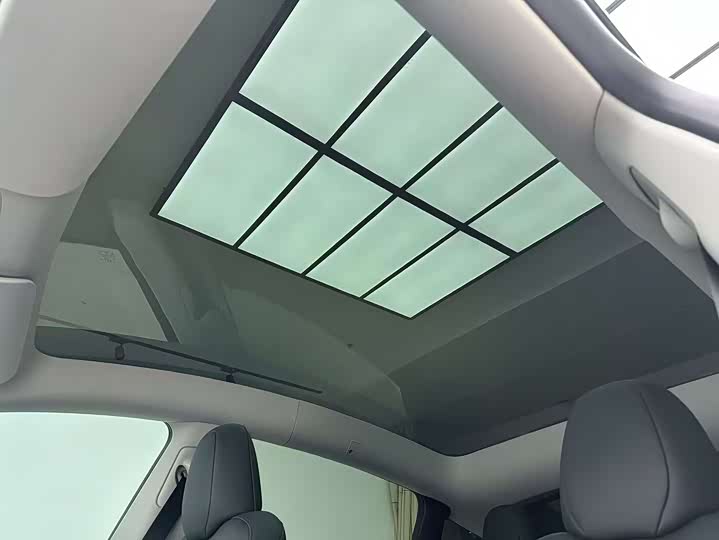 Фото 12 - Tesla Model Y