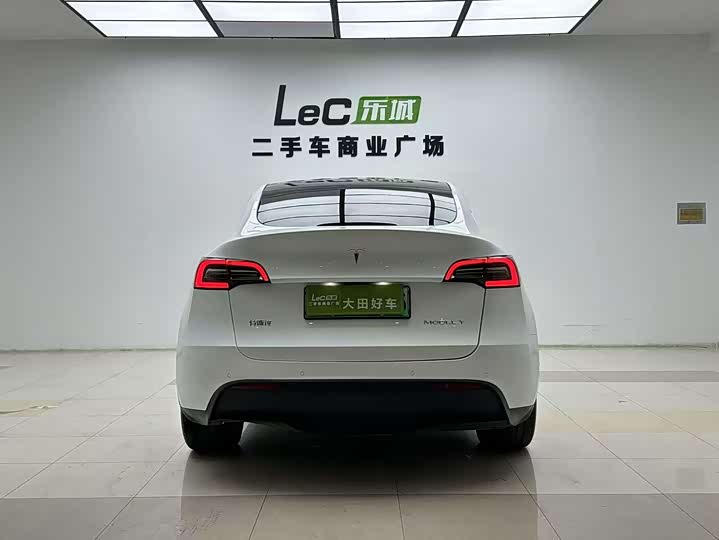 Фото 3 - Tesla Model Y